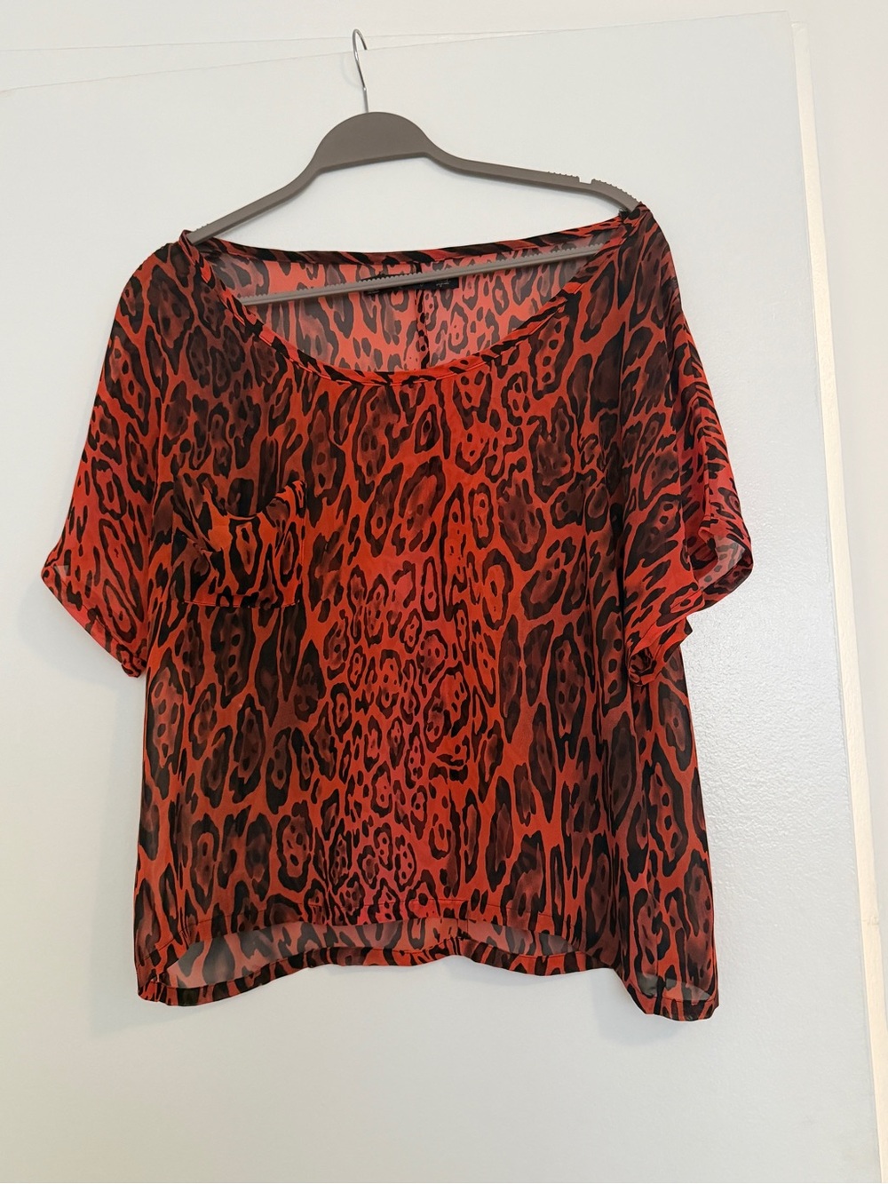 Women's Red Leopard Print Short Sleeve Blouse